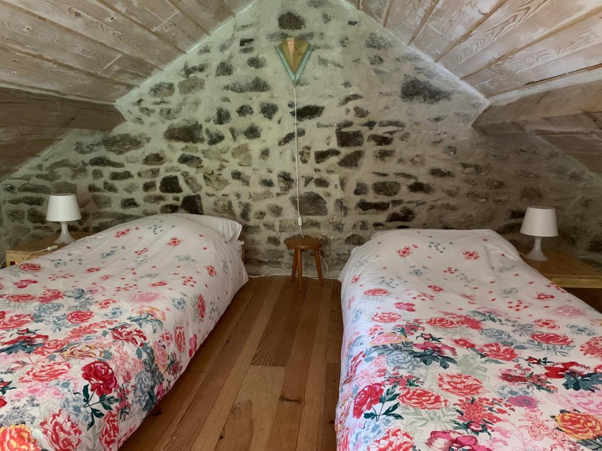 Petite Maison Conjat Saint-Julien-le-Petit Eksteriør billede